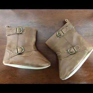 Old Navy Boots Size 12-18 months